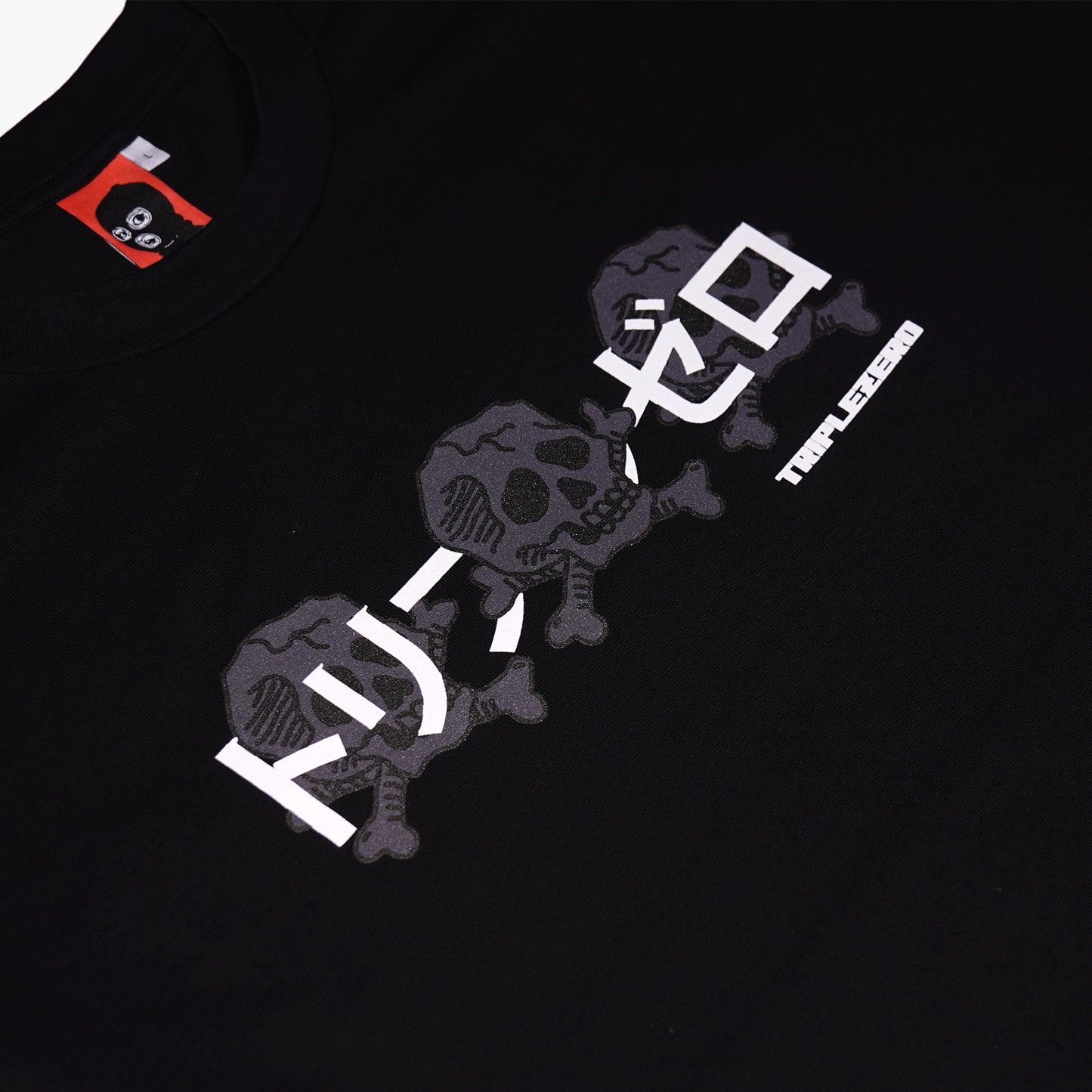 SKULLS T-SHIRT